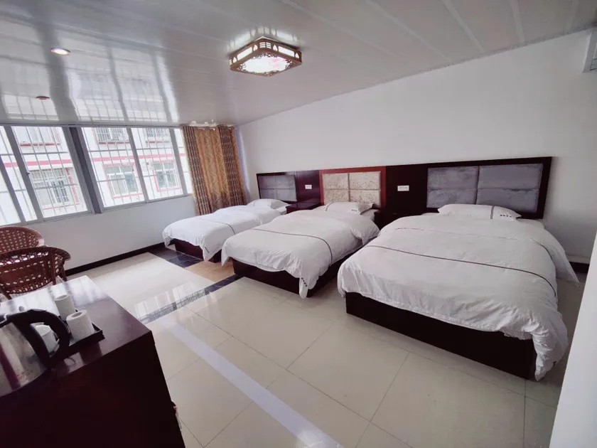 Jialong Hotel - Image 1
