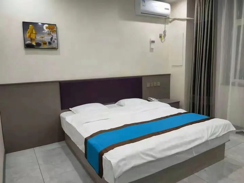 Zisai Business Hotel - Image 1