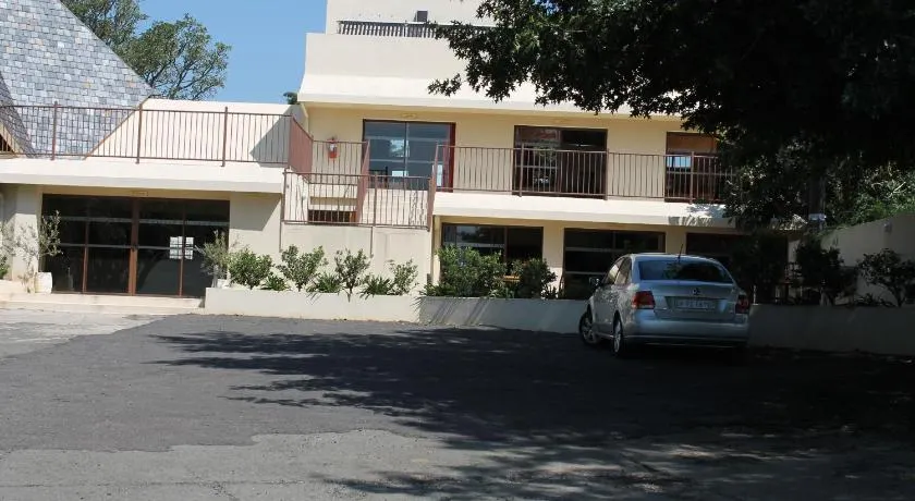 Pyramids Motel - Image 1