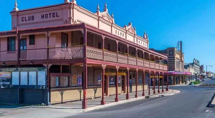 Club Hotel - Image 1