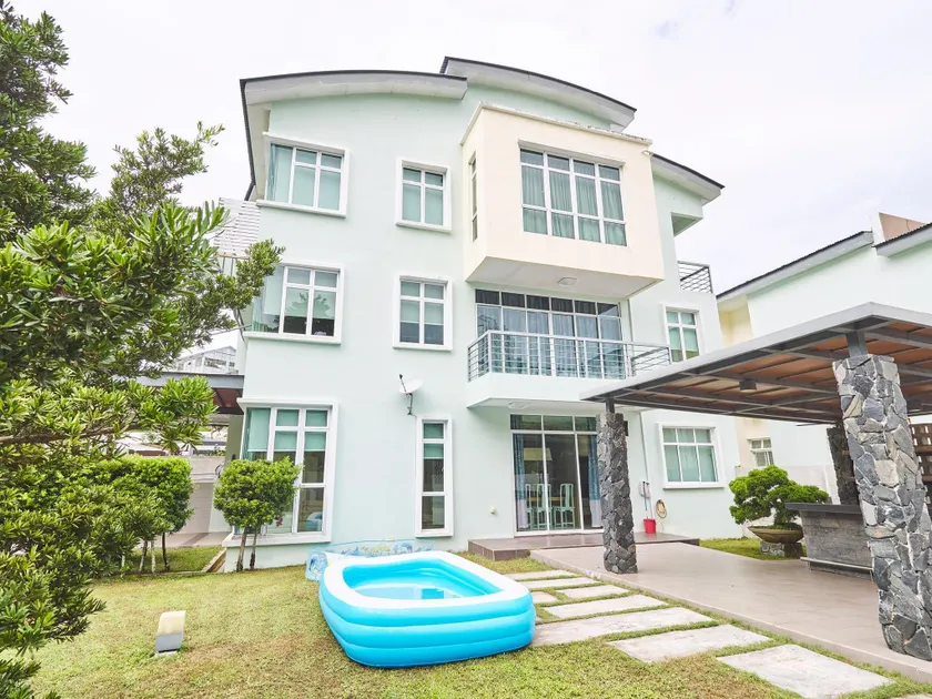 Shamrock Villas Corner OR Seaview OR Standard - Image 1