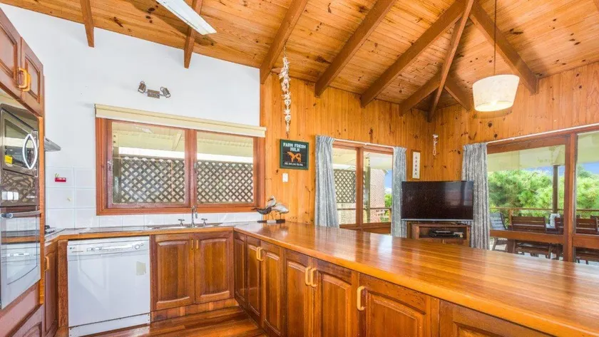 Deck house - Image 1