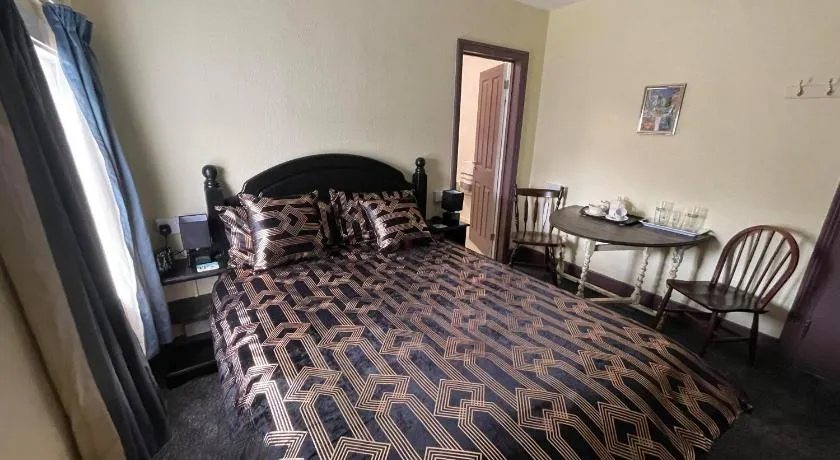 THE KINGS ARMS INN - Image 1