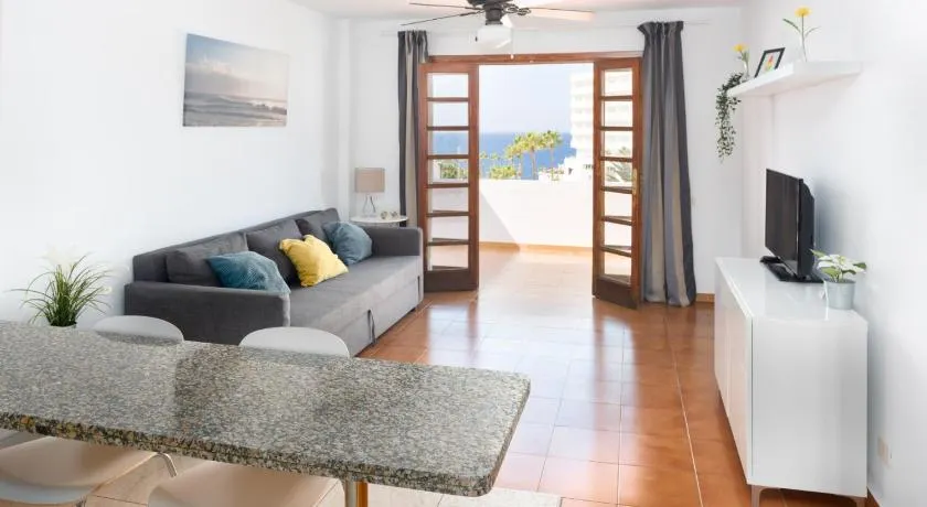 Garden City Studio Apartment - Image 1