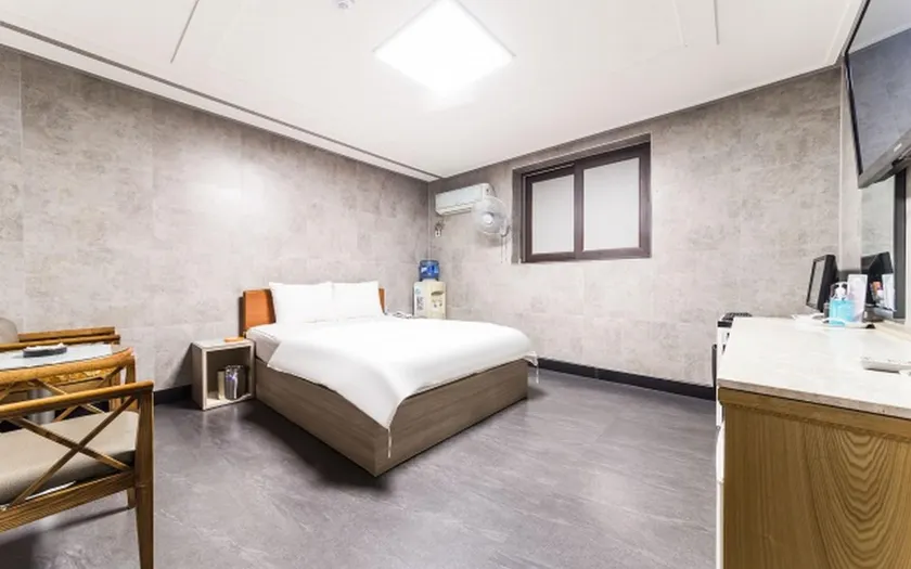 Ilsan Daehwa Luxor Hotel - Image 1