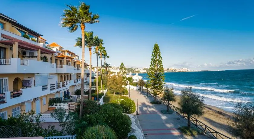 Apartamento luminoso 1ª línea Arena Beach_Estepona - Image 1