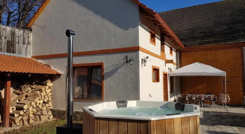 Otto's Guesthouse - Image 1