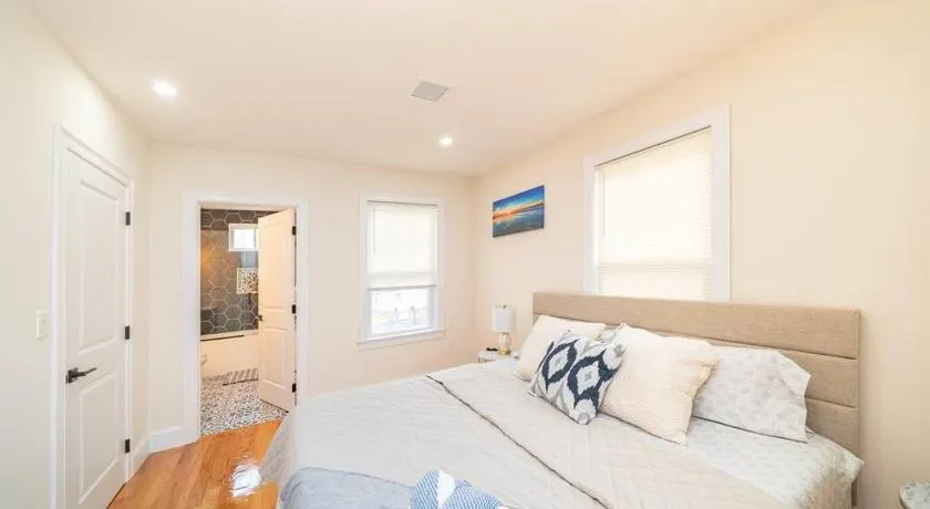 Bright & Spacious 4BR & 2BA Boston Apt - Bathtub, Free Parking near Red Line 802 - Image 1