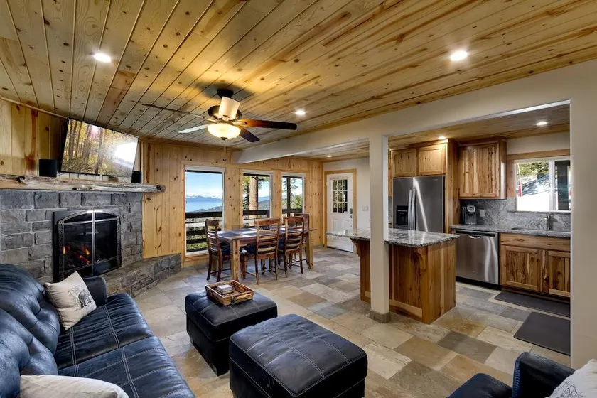 Tall Pine Chalet 3 Bedroom Home - Image 1