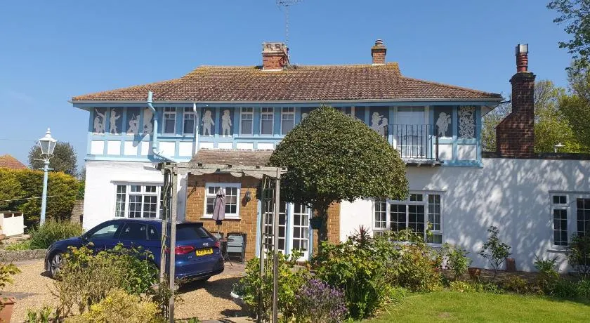 Old Coach House - Image 1