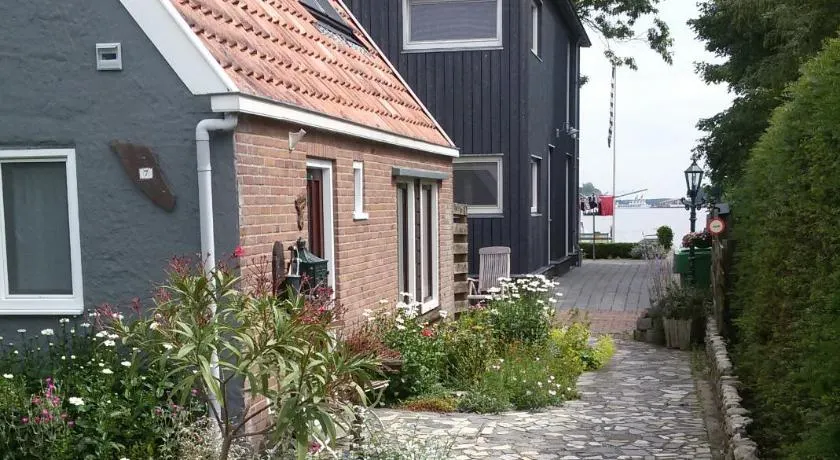 B&B It Lytshûs - Image 1