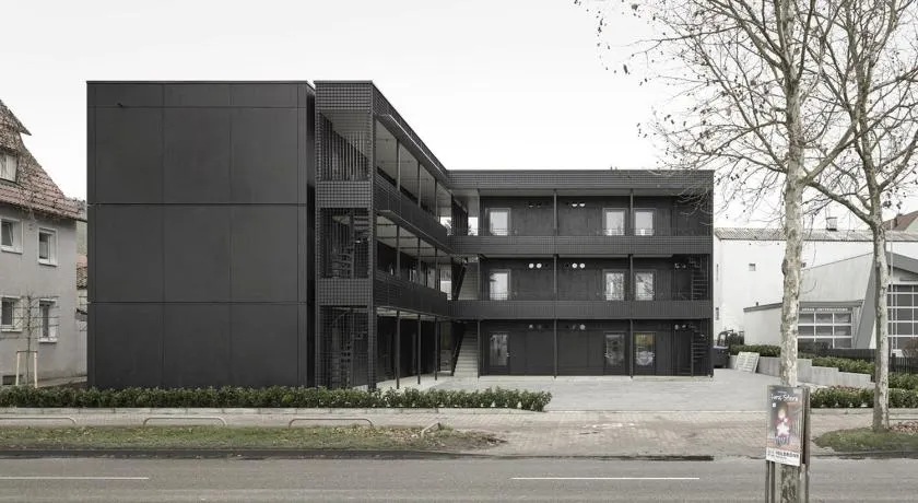 New Age Boardinghaus N70 - Image 1