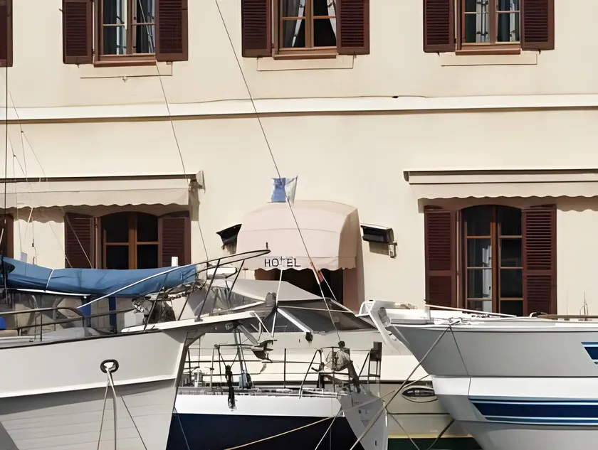 Les Appartements du Port - Image 1