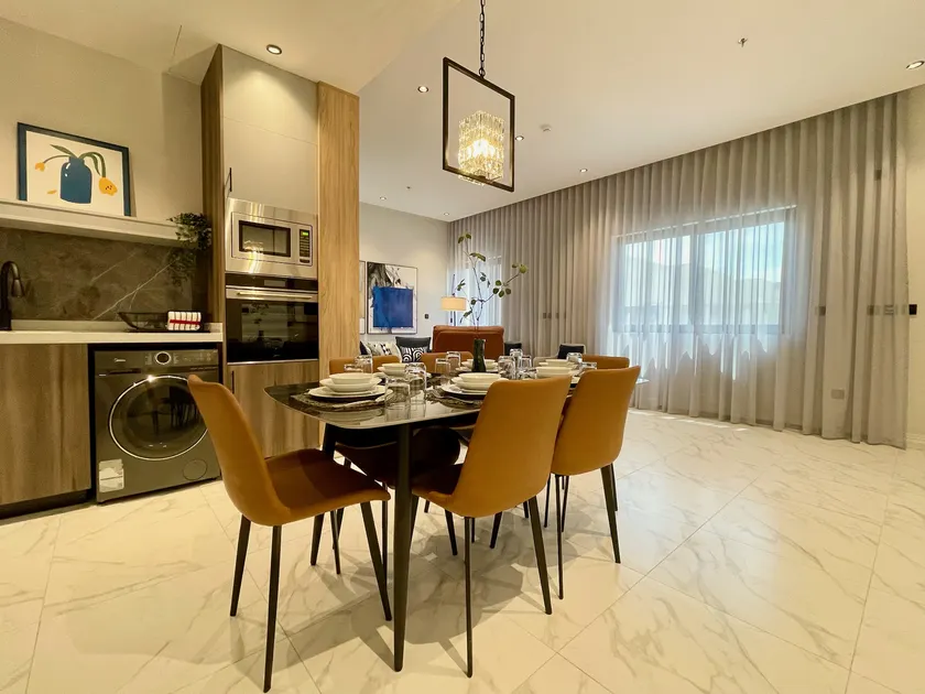 C Living - Executive - AQIQ - Image 1