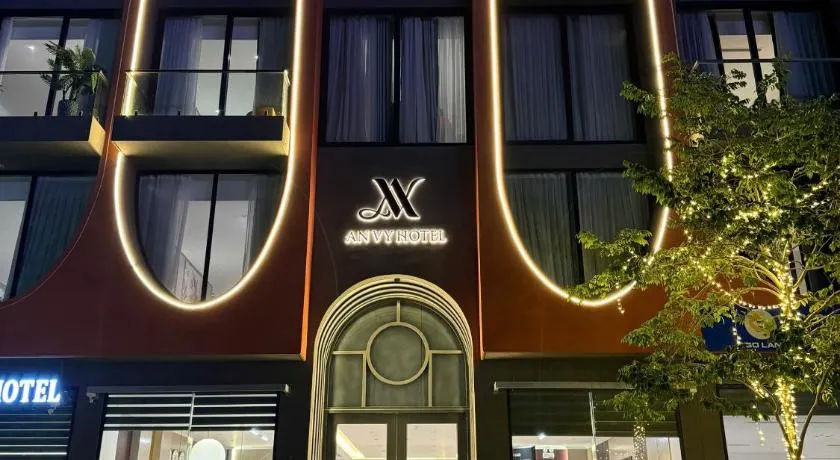 AN VY Hotel - Image 1