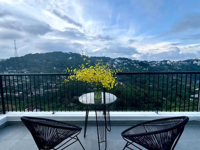 Sky View - Image 1