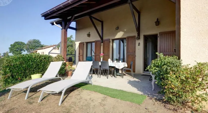 Gîte spacieux avec terrasse et jardin à Saint-Christo-en-Jarez - Image 1