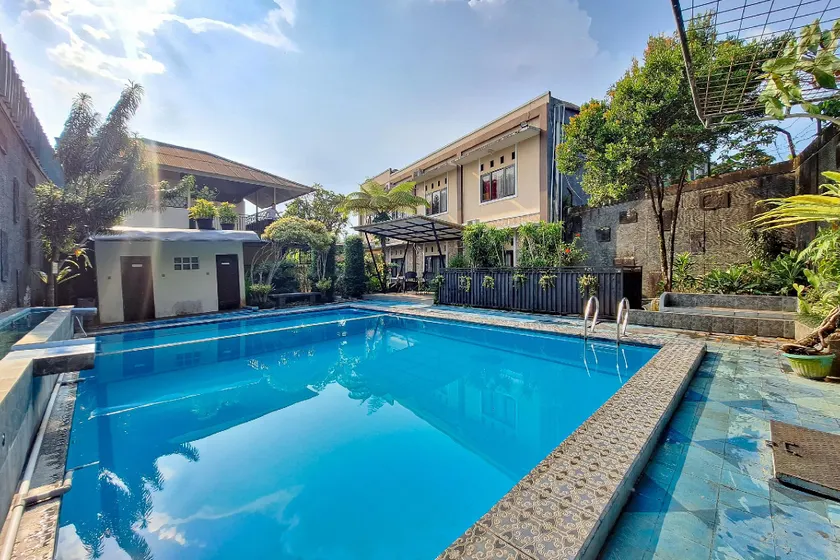 Hotel Gumilang Puncak - Image 1