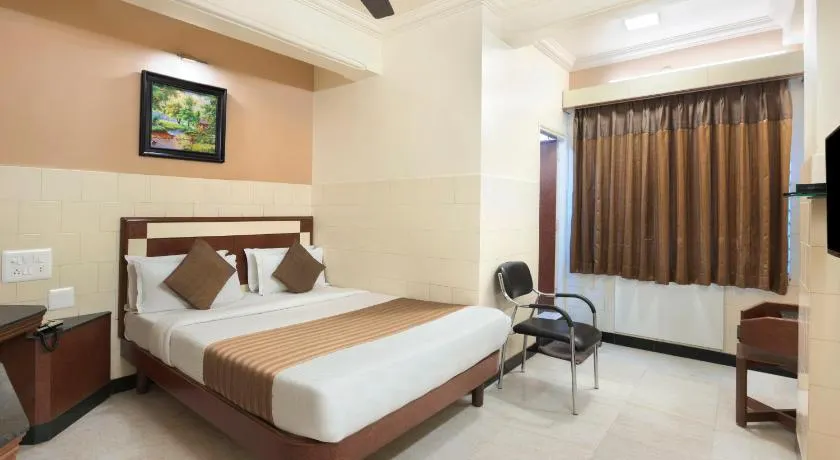 Mannars Yatri Nivas Hotel - Image 1