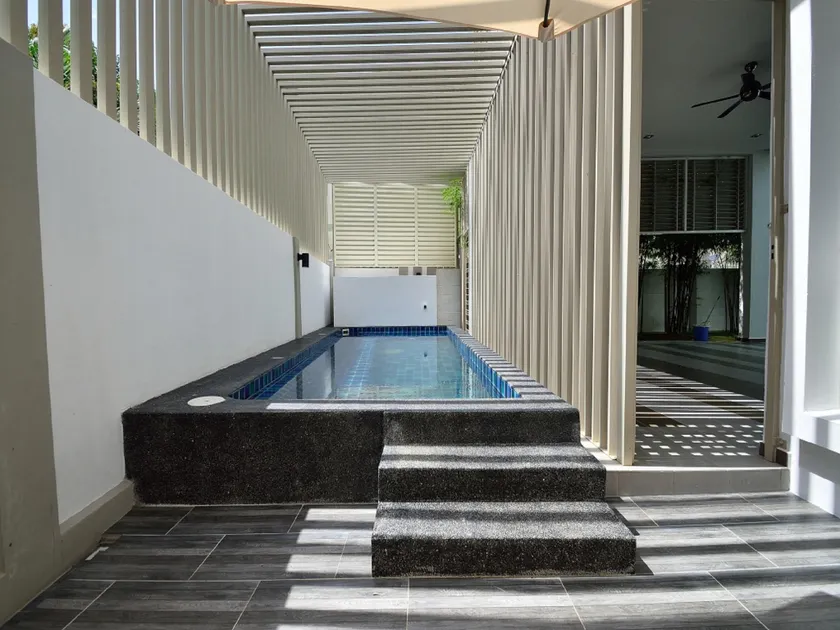 Iris Luxury Service Villa - Image 1
