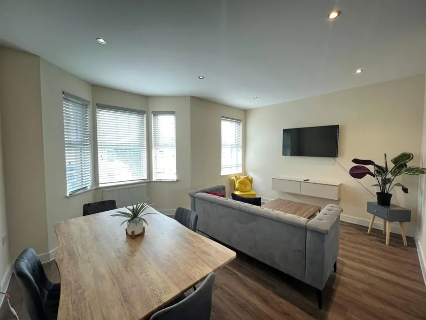 Vibrant and Cosy London Apartment - Image 1