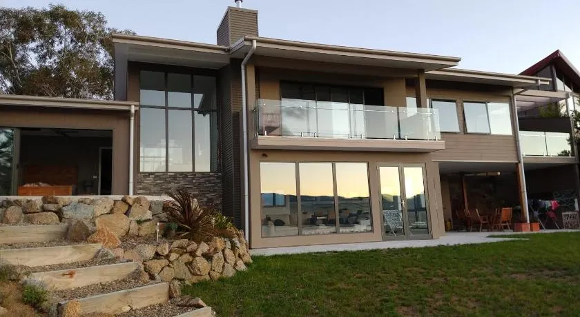 Willow Bay Lodge - Image 1