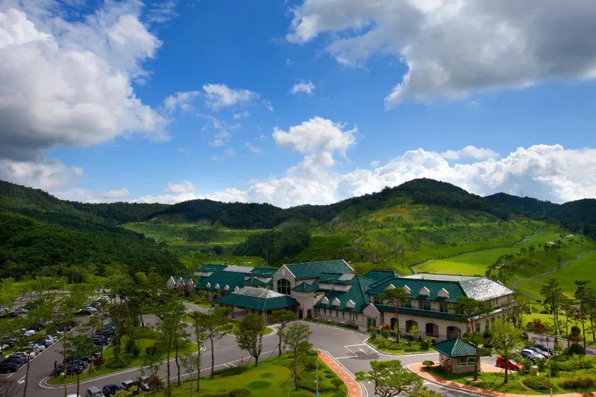 Happiness Country Club Golf & Hotel - Image 1