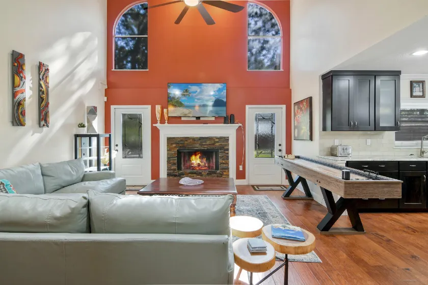 Rustic Hideaway - Great Location + Pet Friendly! - Image 1