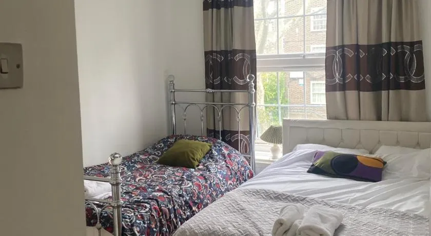 3 Bed Flat - Sleeps 6 - Parking - Wifi - Image 1