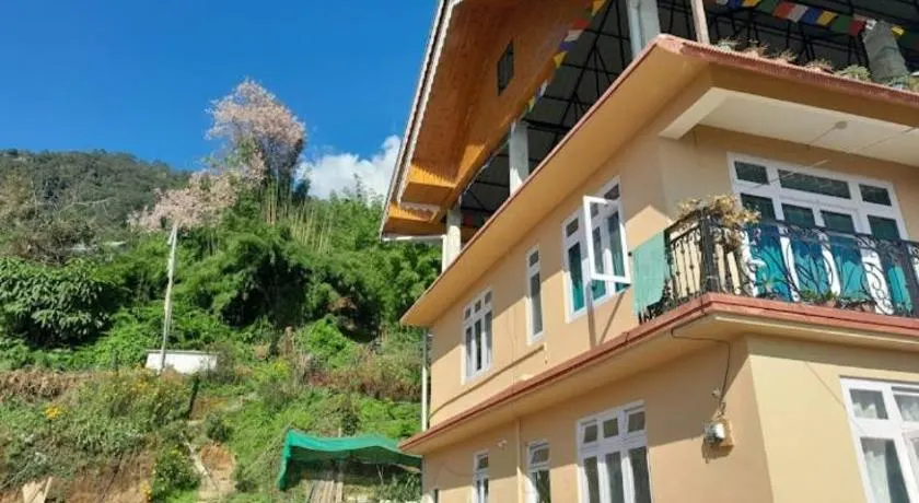 Mountain Majesty Homestay, Sombaria - Image 1
