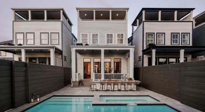 Radiant NOLA Retreat Heated Pool Spa - Image 1