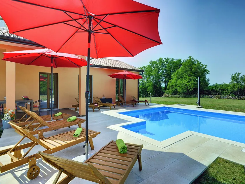 Villa in Pazin with Private Pool - Image 1