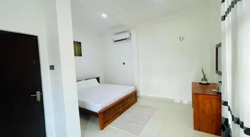 The Glory Villa Transit Hotel - Image 1