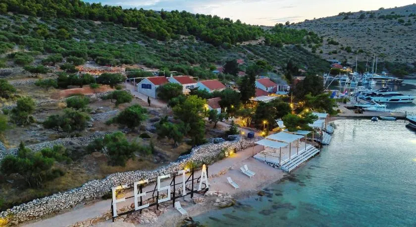 Glamping resort Fešta Kornati - Image 1