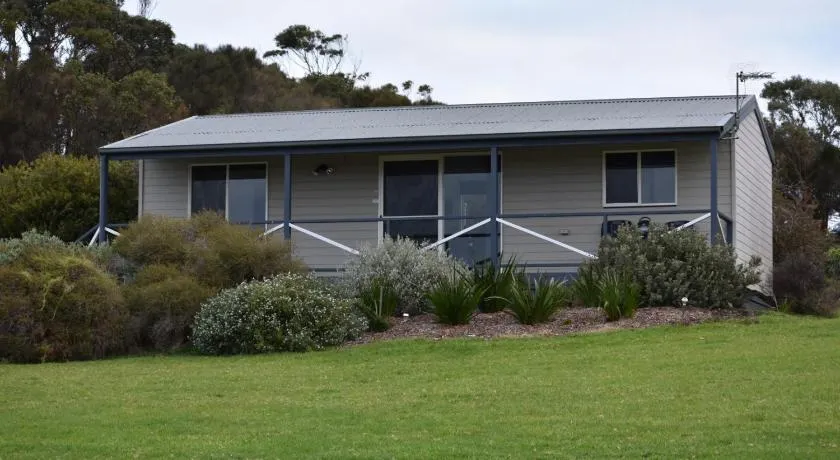 Tidal Dreaming Seaview Cottages - Image 1