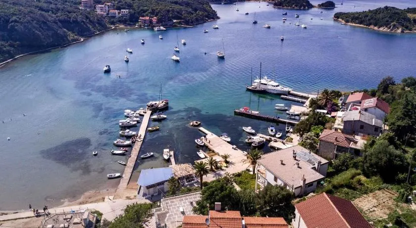 Apartment Sea - Image 1
