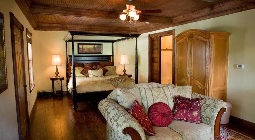 Bed & Breakfast on White Rock Creek - Image 1