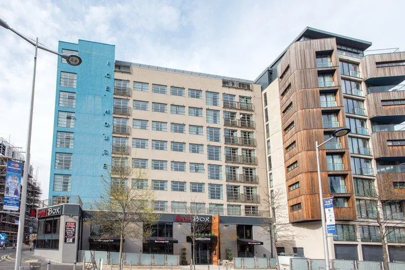 PREMIER SUITES Nottingham - Image 1