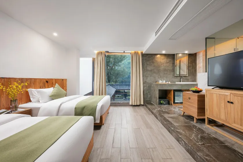 Yinhuawu Guesthouse Xiaoyin twin room - Image 1