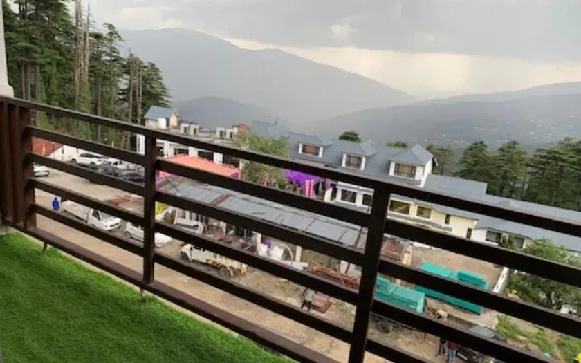 Hotel Patnitop Jammu and Kashmir - Image 1