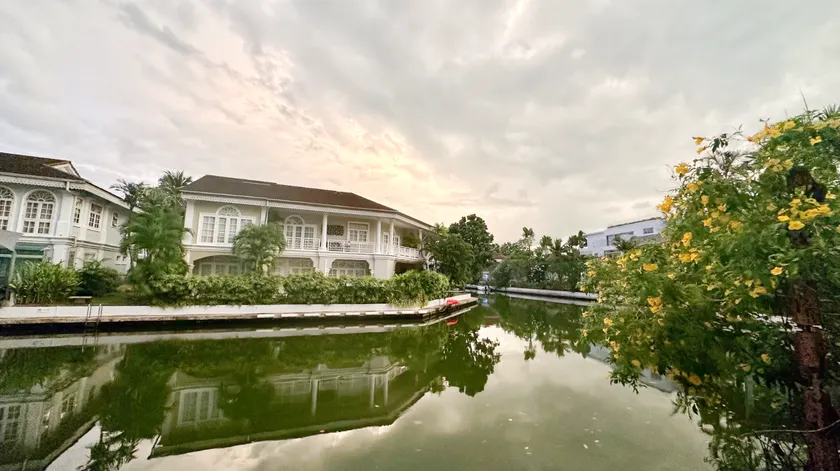 Boat Lagoon yacht marina - Image 1