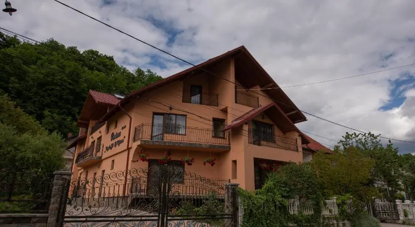 Dupa apa la Razvan - Image 1