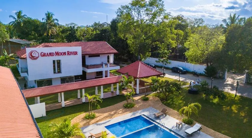 The Grand Moon River Hotel - Image 1