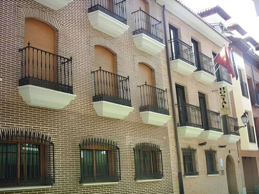 Hotel Complutense - Image 1