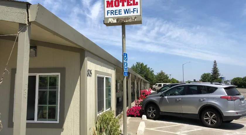 Dixon Motel - Image 1