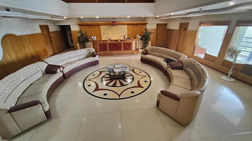 Hotel Kaveri International - Image 1