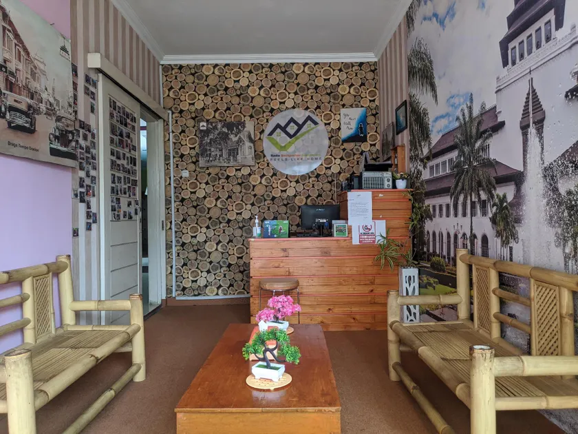 Radio Backpacker Guesthouse Syariah - Image 1