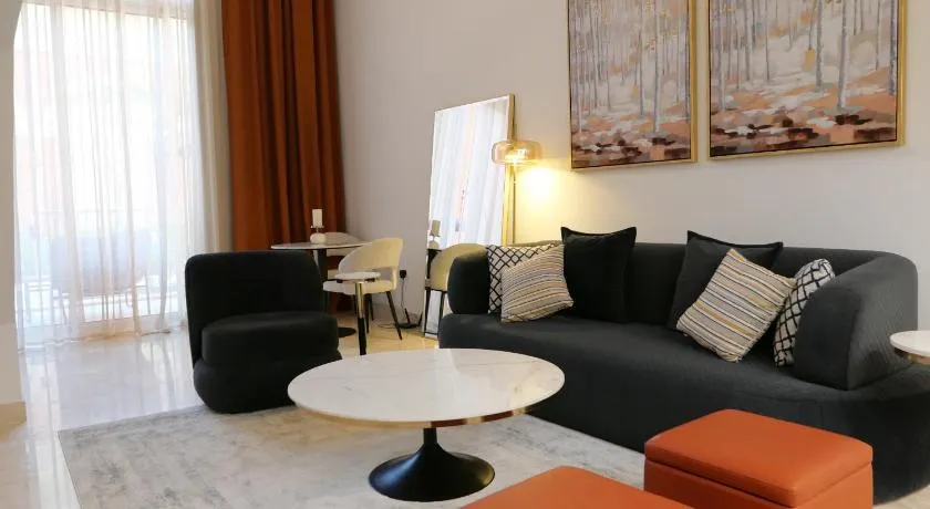 Luxurious Apartment in The Pearl, Qatar - Image 1