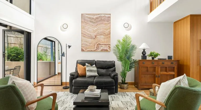 Balmain Retreat - 2BR + Study - Image 1