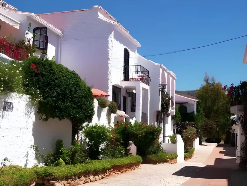 El Capistrano - Image 1